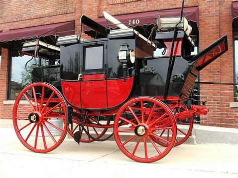 Carriage horses bore wealthy citizens around town while common folks . . Horse carriage toronto